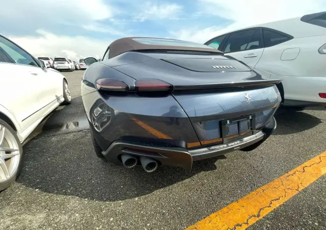 FERRARI Roma Spider 