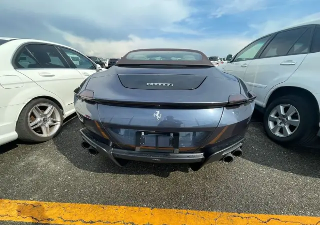 FERRARI Roma Spider 