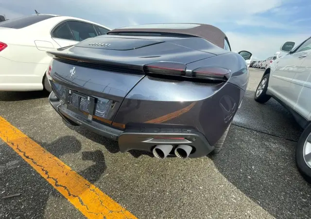 FERRARI Roma Spider 