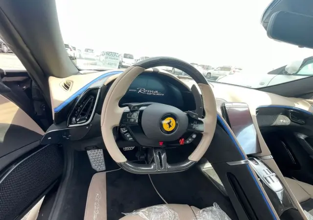 FERRARI Roma Spider 