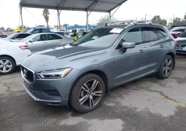 VOLVO XC 60 T5 Momentum