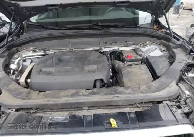 VOLVO XC 60 T5 Momentum