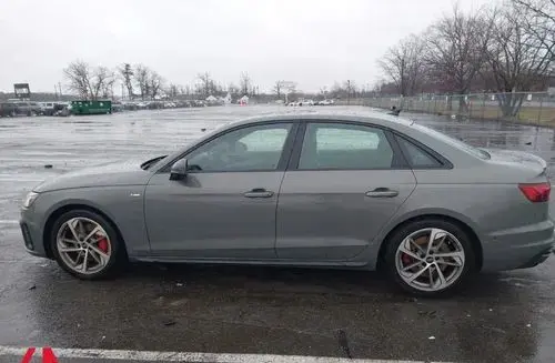 AUDI A4 