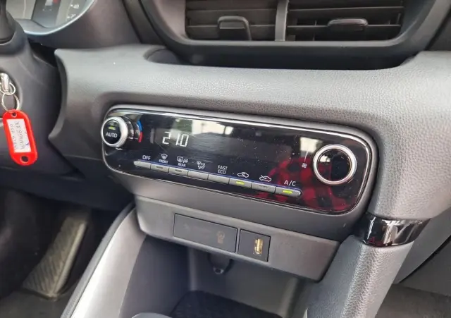 TOYOTA Yaris Hybrid 1.5 Comfort