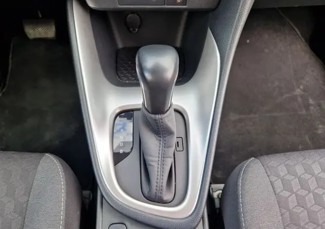 TOYOTA Yaris Hybrid 1.5 Comfort