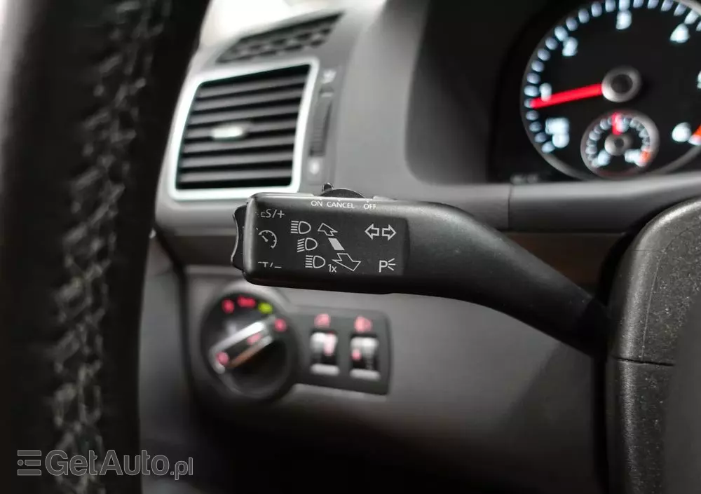 VOLKSWAGEN Touran 1.6 TDI DPF Comfortline DSG