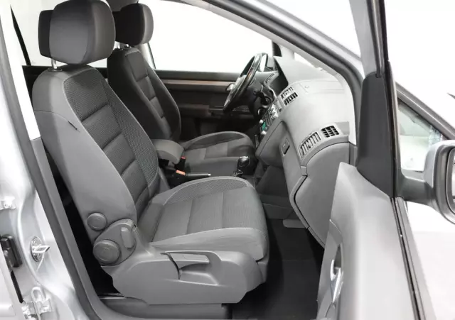 VOLKSWAGEN Touran 1.6 TDI DPF Comfortline DSG