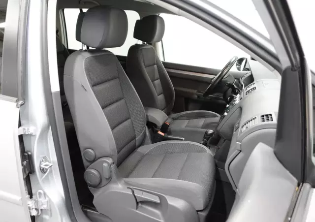 VOLKSWAGEN Touran 1.6 TDI DPF Comfortline DSG