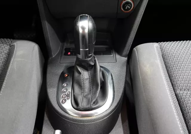 VOLKSWAGEN Touran 1.6 TDI DPF Comfortline DSG