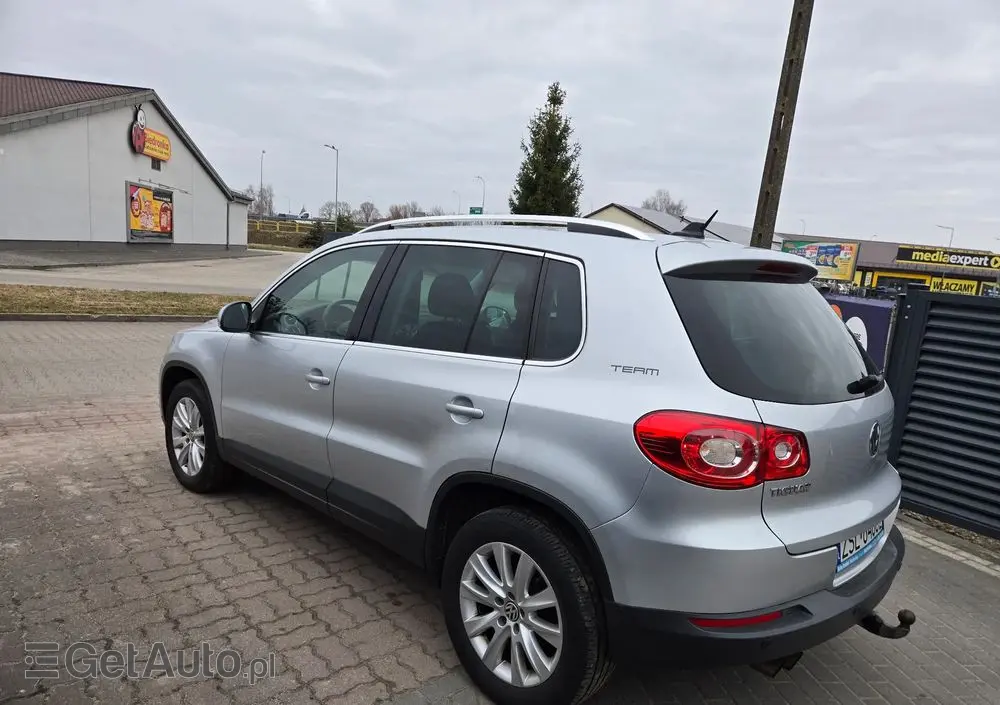 VOLKSWAGEN Tiguan 