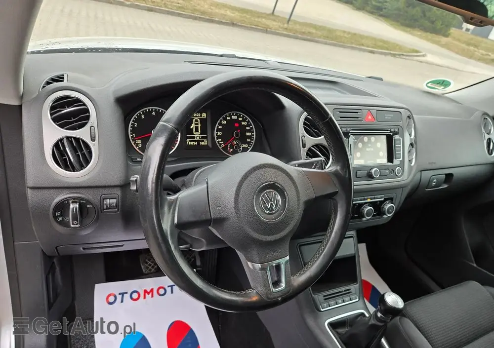 VOLKSWAGEN Tiguan 