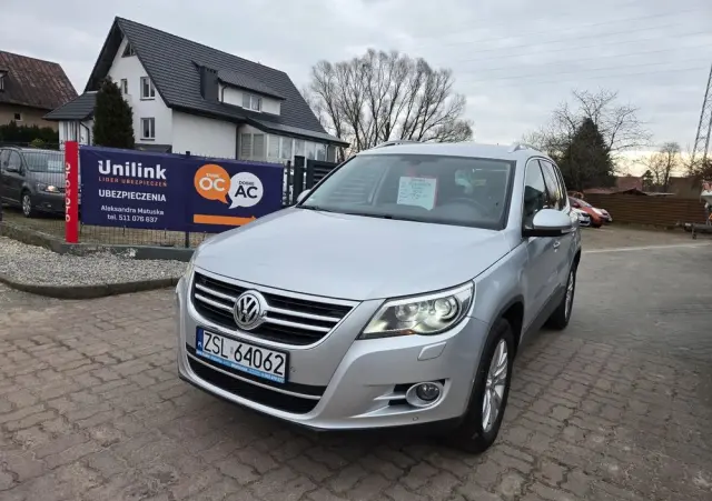 VOLKSWAGEN Tiguan 