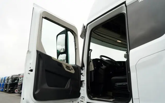 FORD F-MAX 500 / KLIMATYZACJA  POSTOJOWA  / 