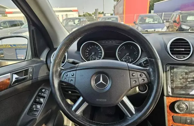 MERCEDES-BENZ ML 