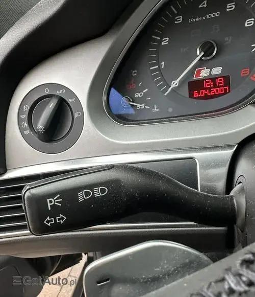 AUDI S6 