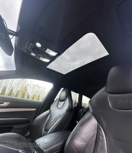 AUDI S6 