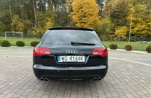 AUDI S6 