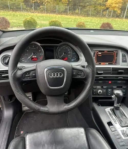 AUDI S6 