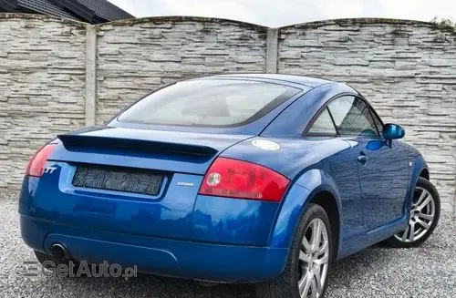 AUDI TT 