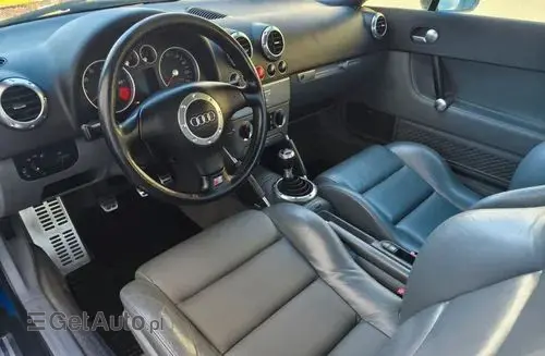 AUDI TT 