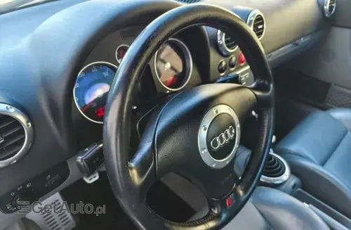 AUDI TT 