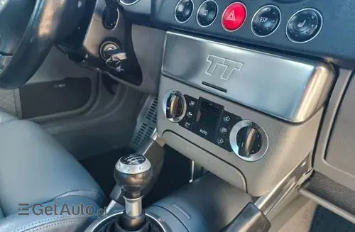 AUDI TT 