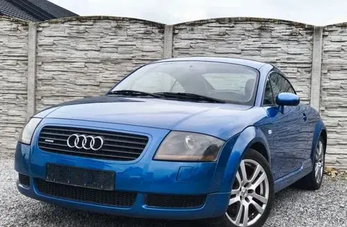 AUDI TT 
