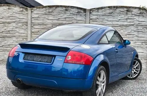 AUDI TT 