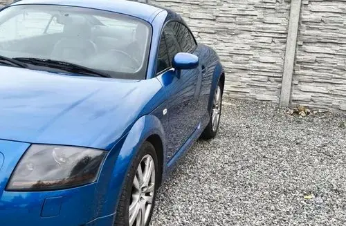 AUDI TT 