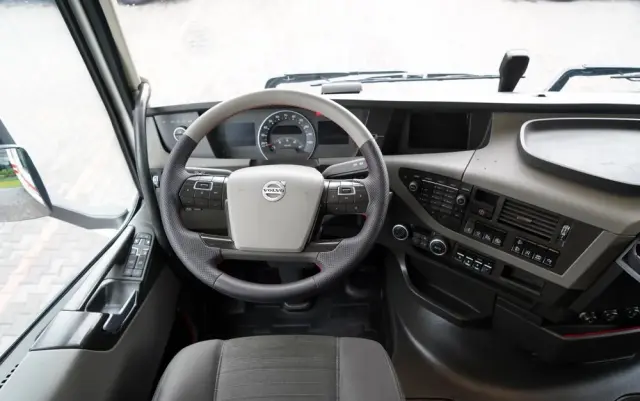 VOLVO FH 500 / I-SAVE / KLIMATYZACJA POSTOJOWA / 2021 ROK / PO KONTRAKCIE SERWISOWYM 