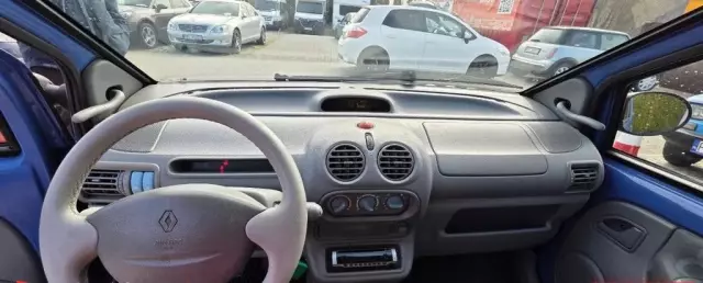 RENAULT Twingo 