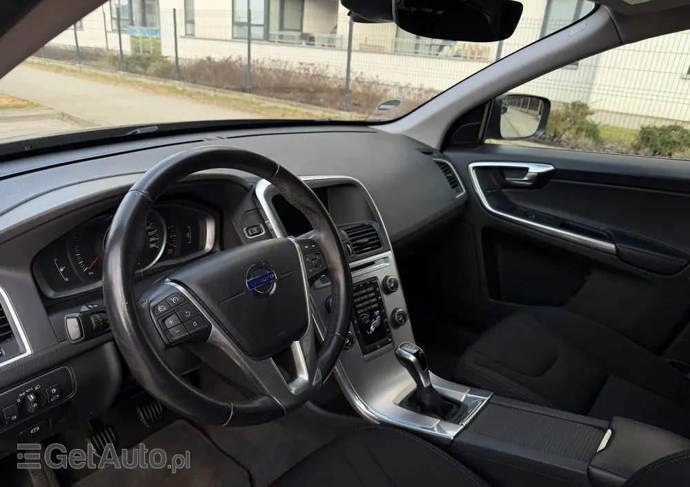 VOLVO XC 60 D3 Momentum
