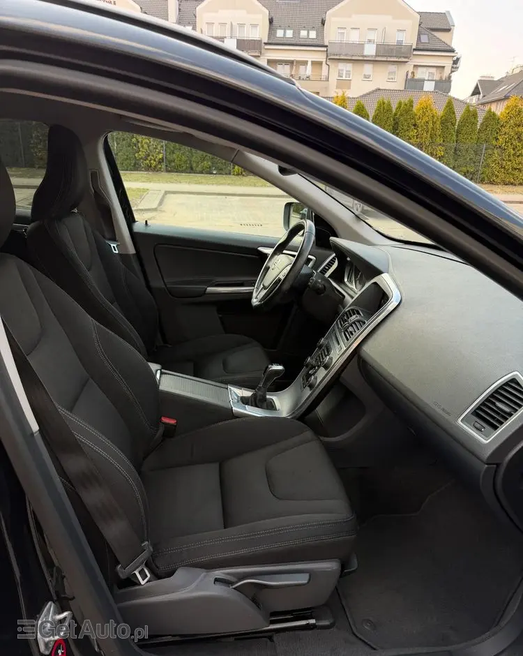 VOLVO XC 60 D3 Momentum