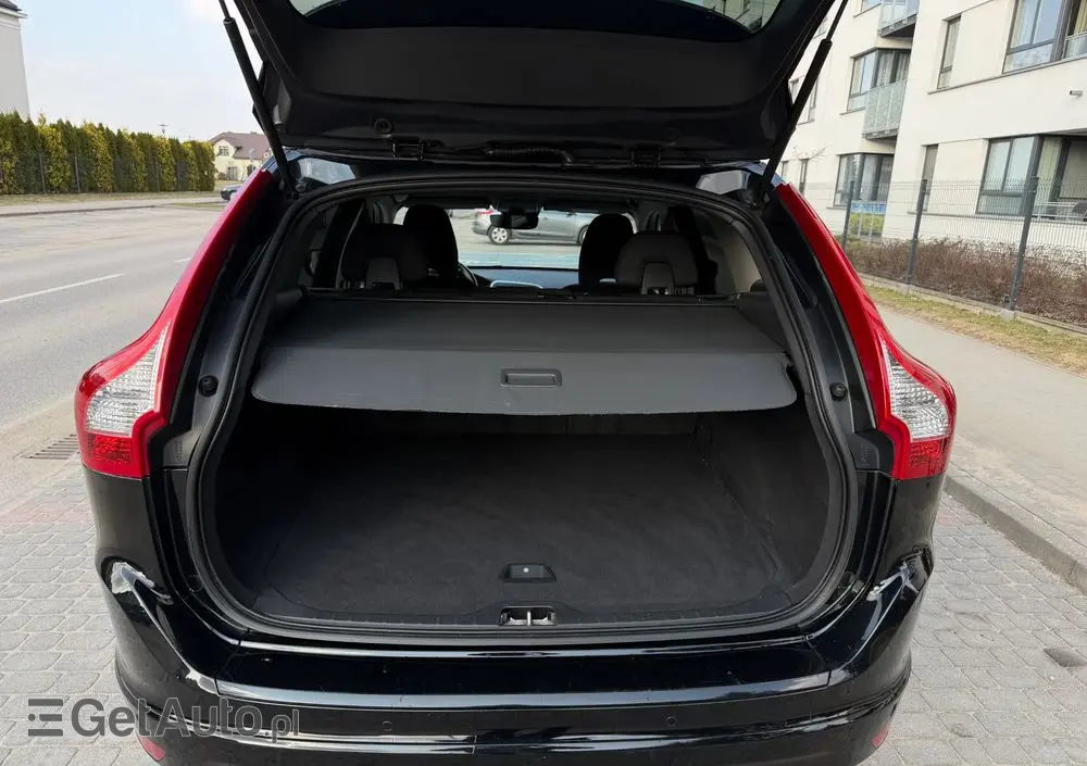 VOLVO XC 60 D3 Momentum