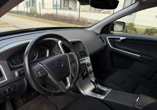 VOLVO XC 60 D3 Momentum