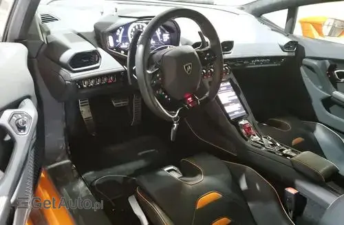 LAMBORGHINI Huracan 