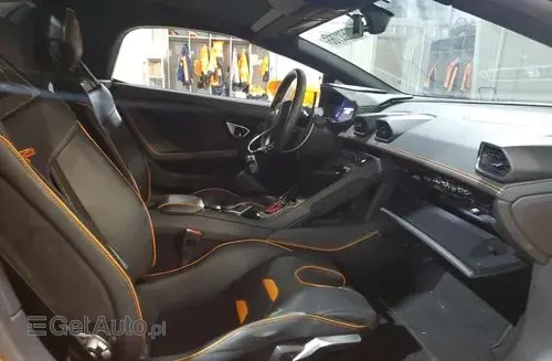 LAMBORGHINI Huracan 
