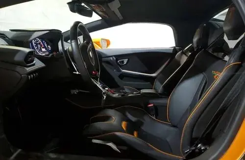 LAMBORGHINI Huracan 