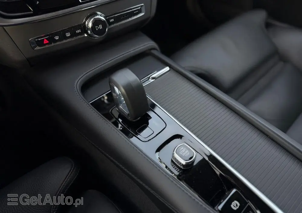 VOLVO V90 B4 D Plus Dark