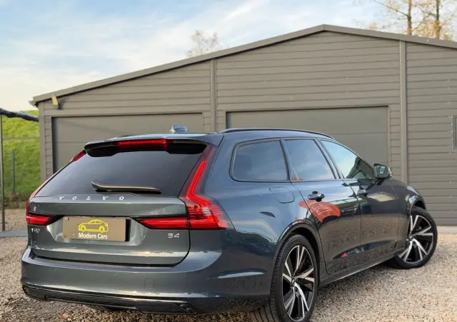 VOLVO V90 B4 D Plus Dark