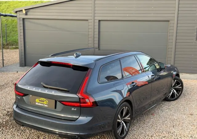 VOLVO V90 B4 D Plus Dark
