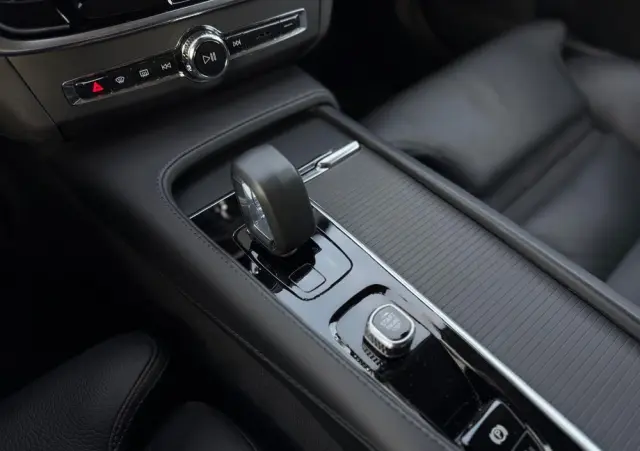 VOLVO V90 B4 D Plus Dark