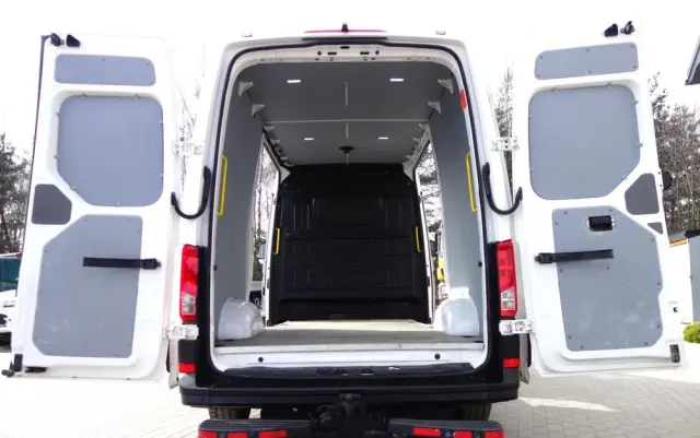 VOLKSWAGEN Crafter 2.0 TDI 177 KM  L3H2 Klima Poduszki Webasto Kamera 