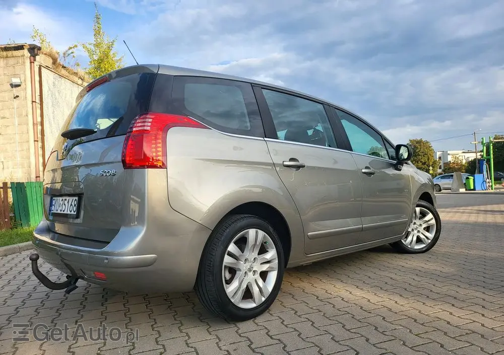 PEUGEOT 5008 1.6 THP Allure 7os