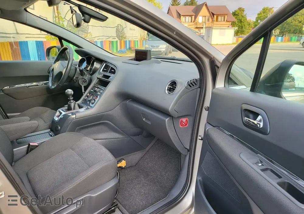 PEUGEOT 5008 1.6 THP Allure 7os