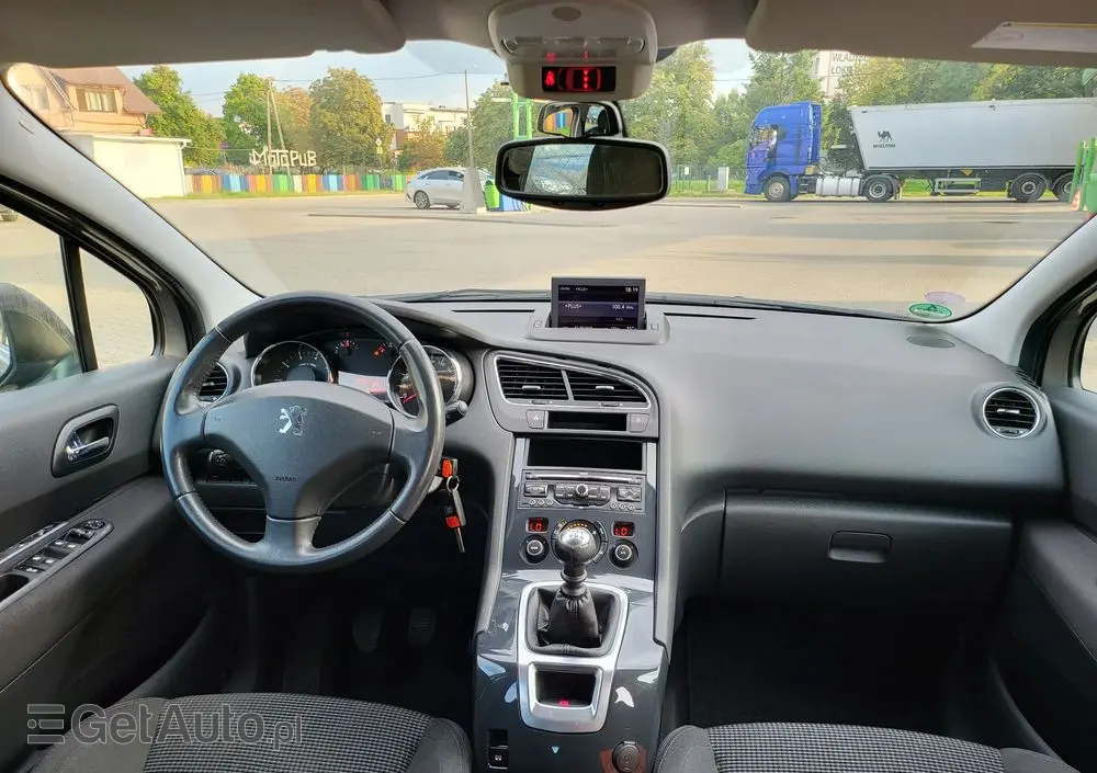 PEUGEOT 5008 1.6 THP Allure 7os