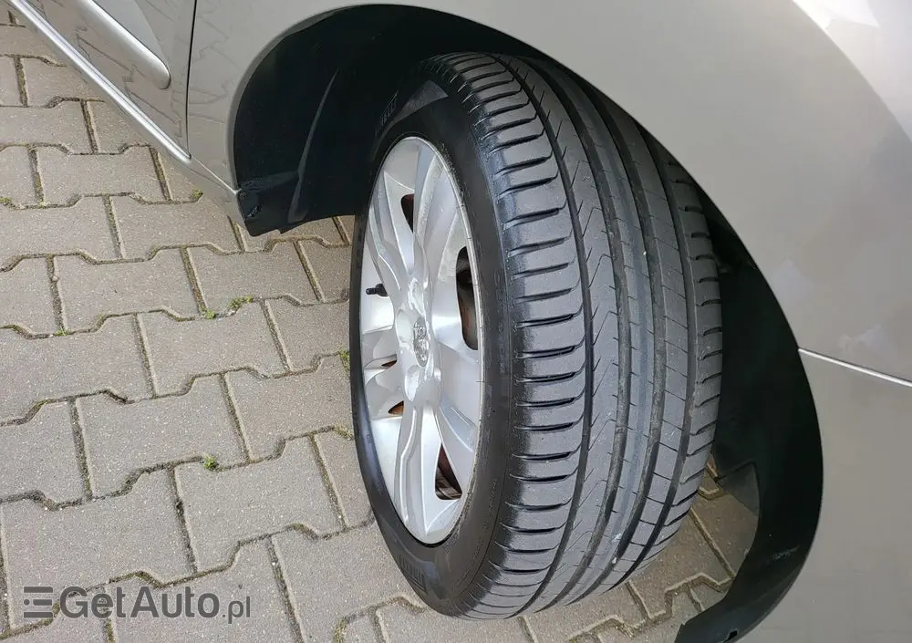 PEUGEOT 5008 1.6 THP Allure 7os