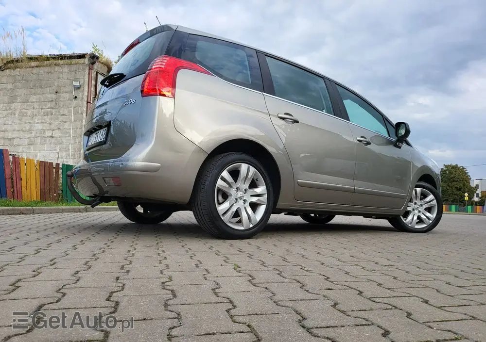 PEUGEOT 5008 1.6 THP Allure 7os