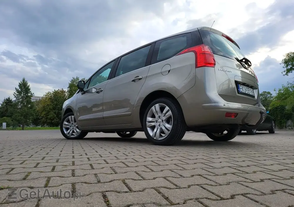 PEUGEOT 5008 1.6 THP Allure 7os