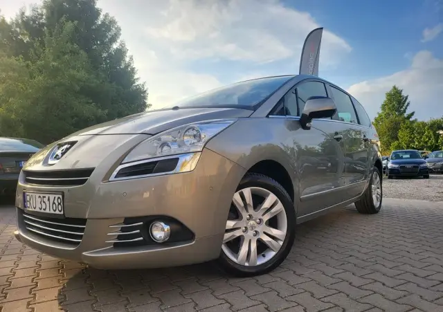 PEUGEOT 5008 1.6 THP Allure 7os